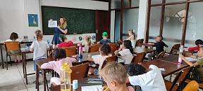 Знакомимся с русскими народными промыслами с Русским Домом Урок 3. Городецкая роспись Знакомимся с русскими народными промыслами с Русским Домом Урок 3. Городецкая роспись